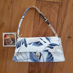 Island leaf pattern /handbag purse
